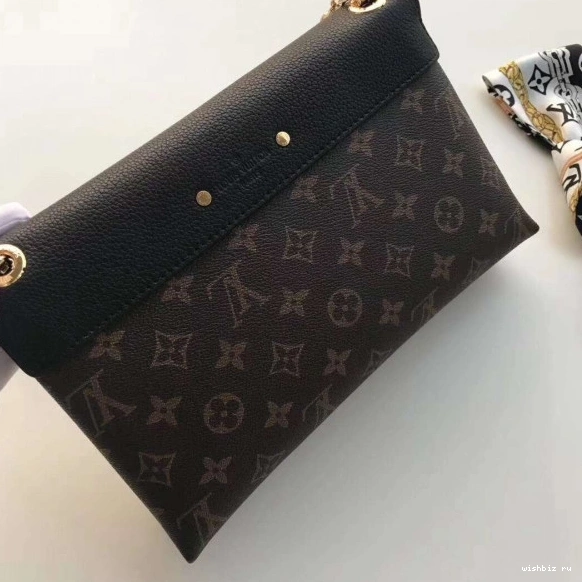 WIS PALLAS Vuitton CHAIN Louis 0210